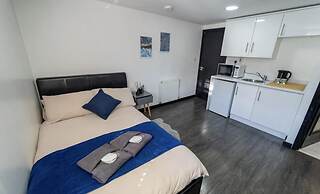Modern Studio Next to University of Birmingham