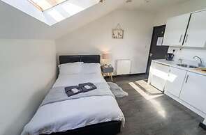 Stunning Studio by Queen Elizabeth Hospital