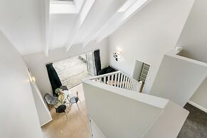 A Home away from Home - Netflix -Parking