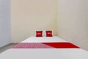 Super OYO 92437 Wahidin Guesthouse
