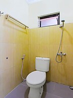 Super OYO 92437 Wahidin Guesthouse