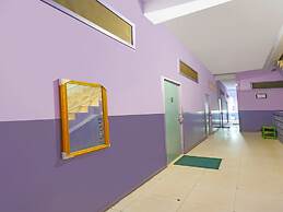 SPOT ON 92389 Fendi Homestay SyariahNearTempat Makan Pagi Sore Nohil