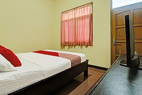 OYO 92406 Hotel Renata 1