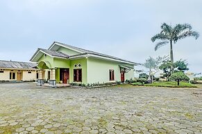 OYO 92406 Hotel Renata 1