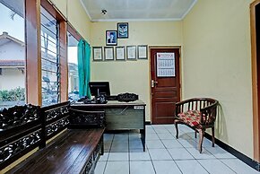 OYO 92406 Hotel Renata 1