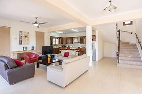 Villa Dora in Argaka