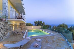 Villa Sunrise in Nisaki