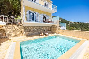 Villa Sunrise in Nisaki