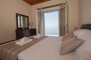 Villa Sunrise in Nisaki