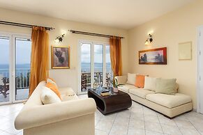 Villa Sunrise in Nisaki