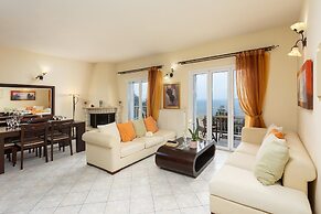 Villa Sunrise in Nisaki