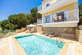 Villa Sunrise in Nisaki