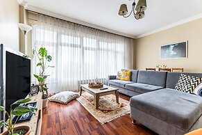 Modern Flat With Balcony in Uskudar