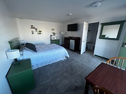 The Kenai Inn