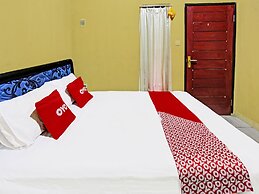 OYO 91845 V_ar House Near Pantai Tanjung Bias