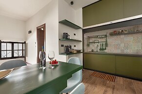 3251 Dellatita Suite by Barbarhouse