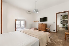 3251 Dellatita Suite by Barbarhouse