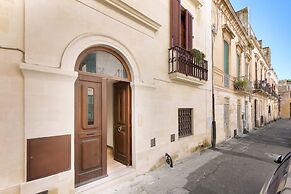 3251 Dellatita Suite by Barbarhouse