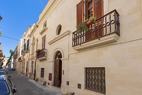 3251 Dellatita Suite by Barbarhouse