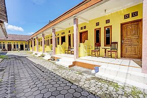 SPOT ON 92372 Rinda Homestay Syariah & Resto