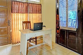 SPOT ON 92372 Rinda Homestay Syariah & Resto