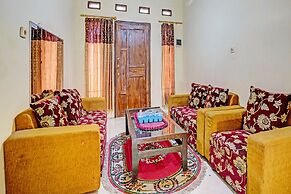 SPOT ON 92372 Rinda Homestay Syariah & Resto