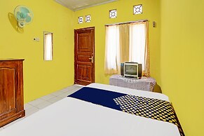 SPOT ON 92372 Rinda Homestay Syariah & Resto
