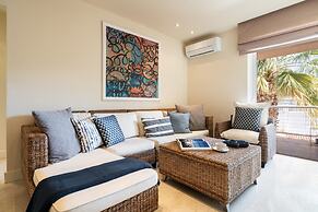 2BD Sunny Condo Close to the Beach