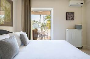 2BD Sunny Condo Close to the Beach