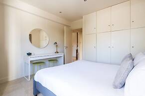 2BD Sunny Condo Close to the Beach