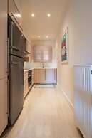 2BD Sunny Condo Close to the Beach