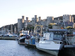 50A Lloyd Street West