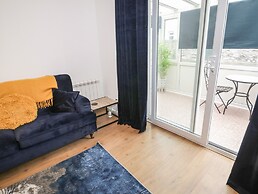 50A Lloyd Street West