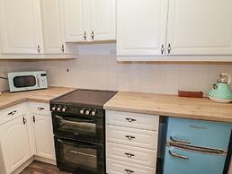 50A Lloyd Street West