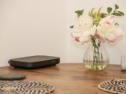 50A Lloyd Street West