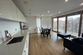 Peaceful 1BD Flat With Balcony - Bethnal Green