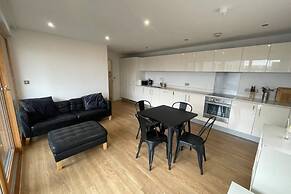 Peaceful 1BD Flat With Balcony - Bethnal Green