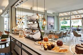 June Stay Lake Garda