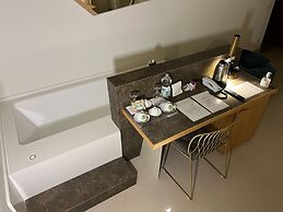 Euvodia Luxury Rooms