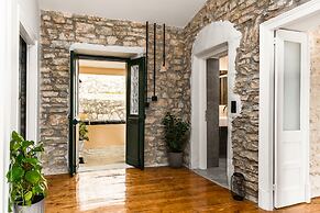 The Greystone House by Konnect, Views to the Sea