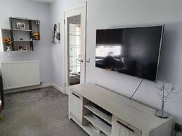 4-bed House in Elgin, Optional fee for hot tub