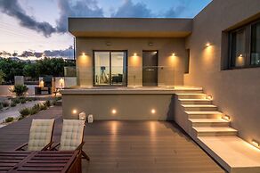 Nama Luxury Villa 250m From the sea Makry Gialos