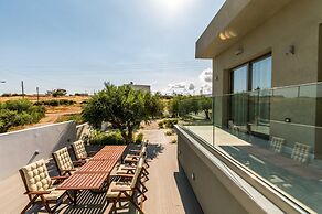 Nama Luxury Villa 250m From the sea Makry Gialos