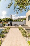 Nama Luxury Villa 250m From the sea Makry Gialos