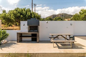 Nama Luxury Villa 250m From the sea Makry Gialos