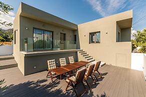 Nama Luxury Villa 250m From the sea Makry Gialos