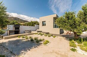 Nama Luxury Villa 250m From the sea Makry Gialos