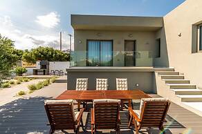 Nama Luxury Villa 250m From the sea Makry Gialos