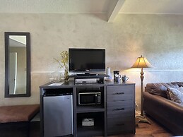 Mountain Harbor Queen Guest Room on Lake Ouachita by RedAwning