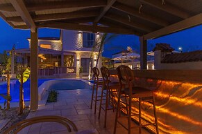 June Alaçatı (+15 Adult only)